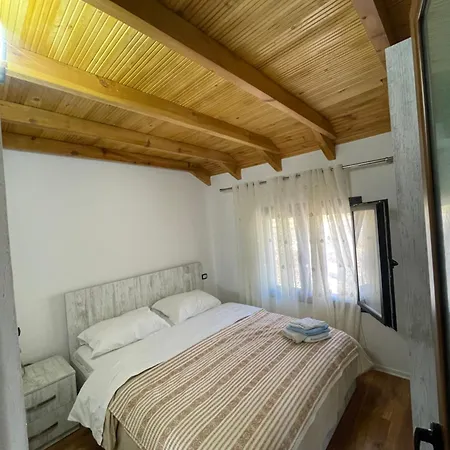 Villa Shtepia Natyres Gjinar 2 Elbasan